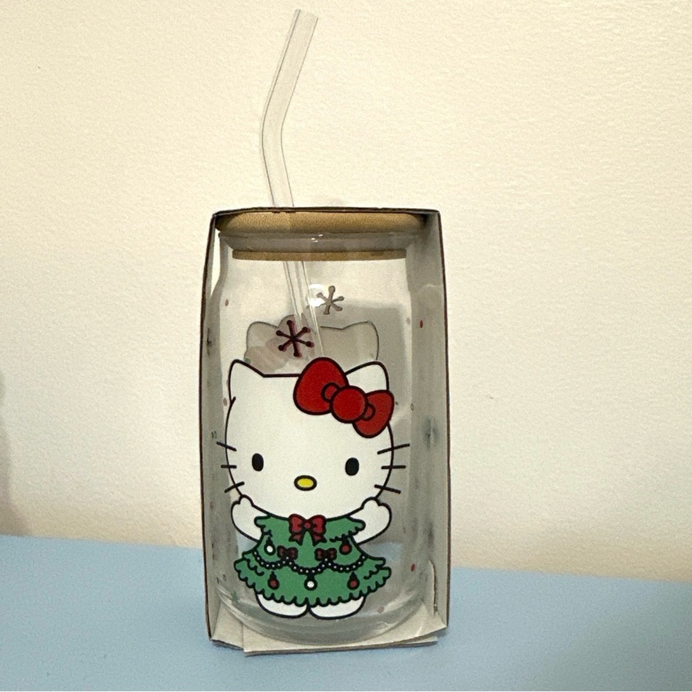 Hello Kitty Christmas Glass Tumbler with Straw NEW Christmas
